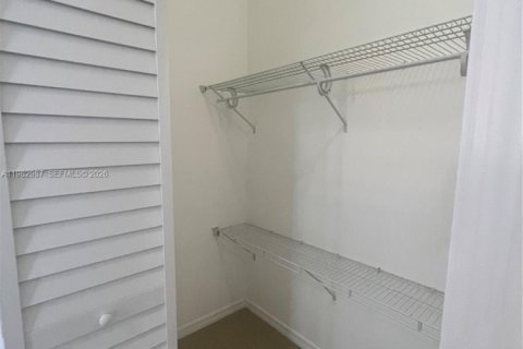 Casa en alquiler en Miami, Florida, 2 dormitorios, 211.82 m2 № 2080510 - foto 29