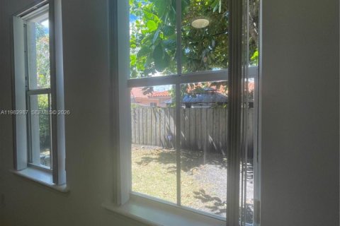 Casa en alquiler en Miami, Florida, 2 dormitorios, 211.82 m2 № 2080510 - foto 28
