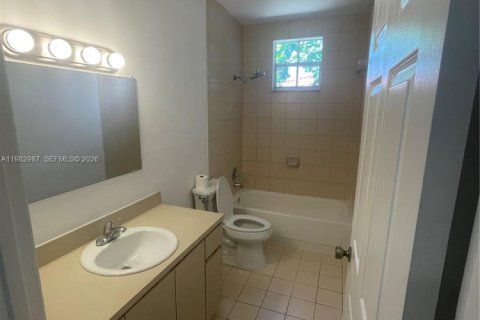 Casa en alquiler en Miami, Florida, 2 dormitorios, 211.82 m2 № 2080510 - foto 21