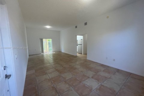 Casa en alquiler en Miami, Florida, 2 dormitorios, 211.82 m2 № 2080510 - foto 5