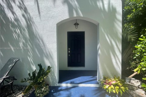 Casa en alquiler en Miami, Florida, 2 dormitorios, 211.82 m2 № 2080510 - foto 4
