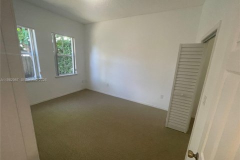 Casa en alquiler en Miami, Florida, 2 dormitorios, 211.82 m2 № 2080510 - foto 24
