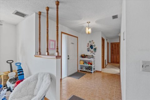 Villa ou maison à vendre à Deltona, Floride: 3 chambres, 196.86 m2 № 2108743 - photo 8