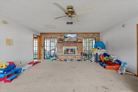 Villa ou maison à vendre à Deltona, Floride: 3 chambres, 196.86 m2 № 2108743 - photo 11