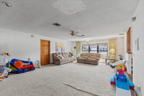 Villa ou maison à vendre à Deltona, Floride: 3 chambres, 196.86 m2 № 2108743 - photo 12