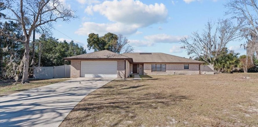 Villa ou maison à Deltona, Floride 3 chambres, 196.86 m2 № 2108743