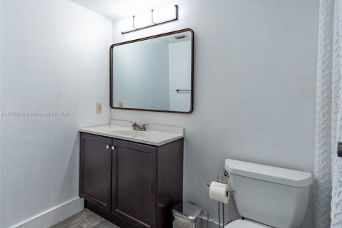 Copropriété à vendre à North Bay Village, Floride: 2 chambres, 95.69 m2 № 1868702 - photo 24