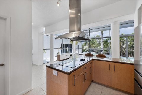 Villa ou maison à vendre à Sarasota, Floride: 3 chambres, 265.51 m2 № 1791800 - photo 14