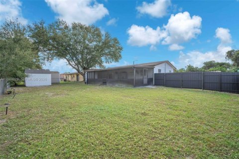 Casa en venta en Miami Gardens, Florida, 3 dormitorios, 115.76 m2 № 2002269 - foto 14