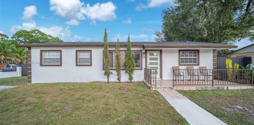 Casa en Miami Gardens, Florida 3 dormitorios, 115.76 m2 № 2002269