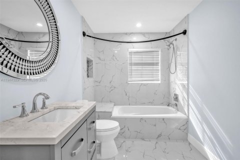 Casa en venta en Miami Gardens, Florida, 3 dormitorios, 115.76 m2 № 2002269 - foto 10