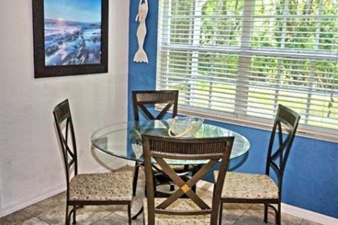 Condo in Lutz, Florida, 2 bedrooms № 2097879 - photo 10