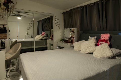 Villa ou maison à vendre à Miami, Floride: 4 chambres, 147.9 m2 № 1949804 - photo 26