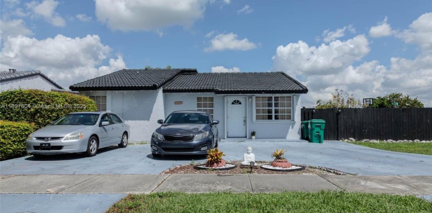 Villa ou maison à Miami, Floride 4 chambres, 147.9 m2 № 1949804