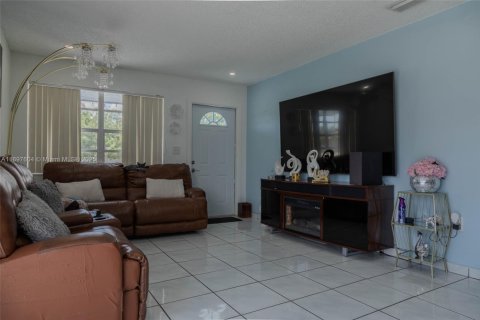 Villa ou maison à vendre à Miami, Floride: 4 chambres, 147.9 m2 № 1949804 - photo 11