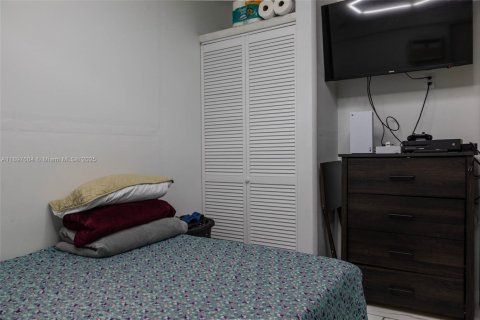 Villa ou maison à vendre à Miami, Floride: 4 chambres, 147.9 m2 № 1949804 - photo 21