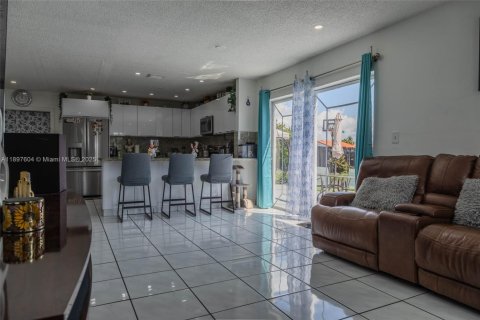 Villa ou maison à vendre à Miami, Floride: 4 chambres, 147.9 m2 № 1949804 - photo 10