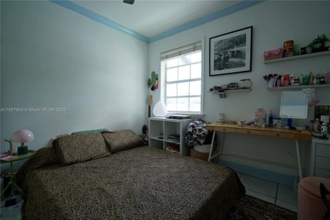 Villa ou maison à vendre à Miami, Floride: 4 chambres, 147.9 m2 № 1949804 - photo 17