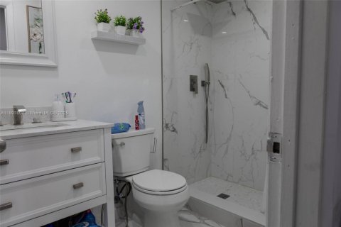 Villa ou maison à vendre à Miami, Floride: 4 chambres, 147.9 m2 № 1949804 - photo 24