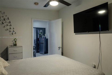 Villa ou maison à vendre à Miami, Floride: 4 chambres, 147.9 m2 № 1949804 - photo 25