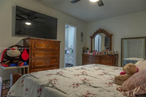 Villa ou maison à vendre à Miami, Floride: 4 chambres, 147.9 m2 № 1949804 - photo 30