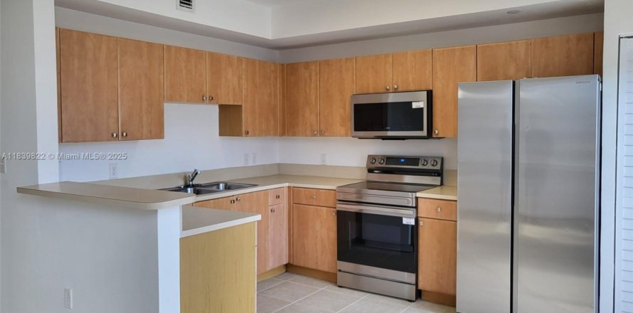 Condo in Miami, Florida, 2 bedrooms № 1830646