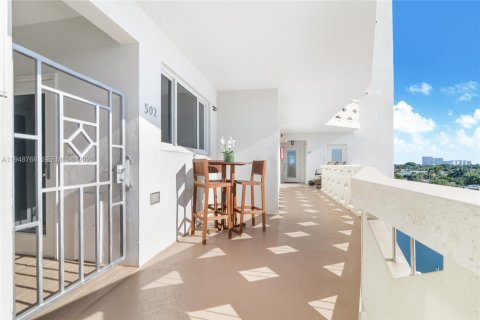 Condo in Fort Lauderdale, Florida, 2 bedrooms  № 2152997 - photo 3