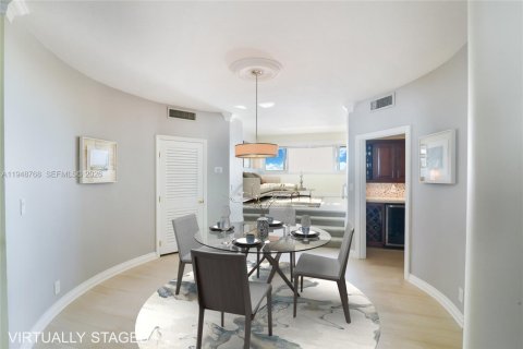 Condo in Fort Lauderdale, Florida, 2 bedrooms  № 2152997 - photo 7