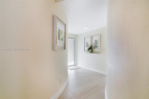 Condo in Fort Lauderdale, Florida, 2 bedrooms  № 2152997 - photo 6