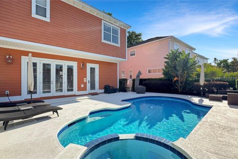 House in Four Corners, Florida 3 bedrooms, 179.49 sq.m. № 1625392 - photo 6