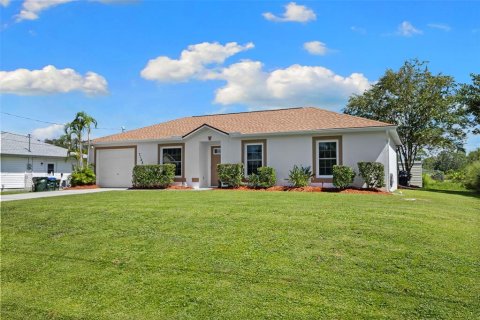 House in North Port, Florida 3 bedrooms, 95.5 sq.m. № 1883942 - photo 1