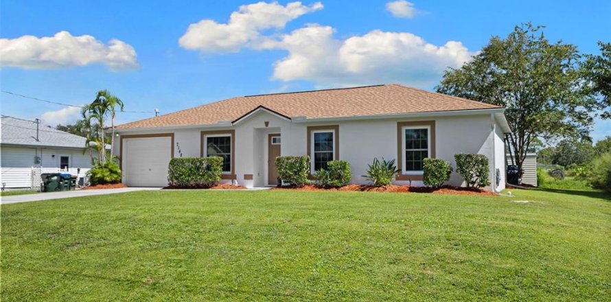 House in North Port, Florida 3 bedrooms, 95.5 sq.m. № 1883942