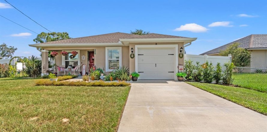House in Lake Wales, Florida 3 bedrooms, 108.79 sq.m. № 1858311