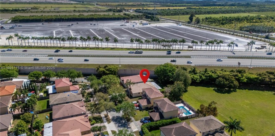 Villa ou maison à Homestead, Floride 4 chambres, 163.97 m2 № 1764069