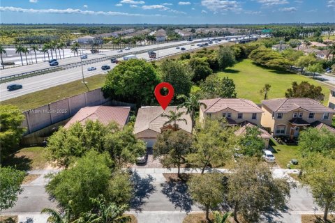 Villa ou maison à vendre à Homestead, Floride: 4 chambres, 163.97 m2 № 1764069 - photo 4