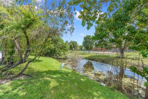 Condo in Coral Springs, Florida, 1 bedroom  № 1979113 - photo 3
