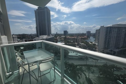 Copropriété à louer à Hollywood, Floride: 2 chambres, 109.25 m2 № 1965169 - photo 19