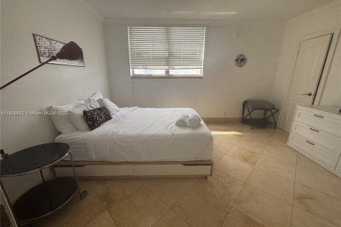 Copropriété à louer à Hollywood, Floride: 2 chambres, 109.25 m2 № 1965169 - photo 11