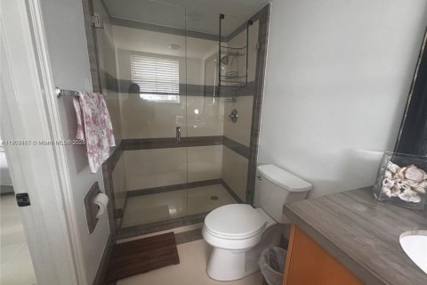Copropriété à louer à Hollywood, Floride: 2 chambres, 109.25 m2 № 1965169 - photo 9