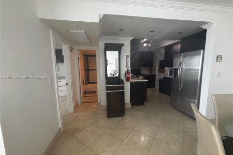 Copropriété à louer à Hollywood, Floride: 2 chambres, 109.25 m2 № 1965169 - photo 3