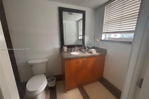 Copropriété à louer à Hollywood, Floride: 2 chambres, 109.25 m2 № 1965169 - photo 10