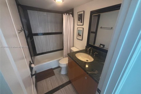 Copropriété à louer à Hollywood, Floride: 2 chambres, 109.25 m2 № 1965169 - photo 13