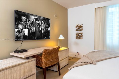 Condo in Miami Beach, Florida, 1 bedroom  № 2022986 - photo 10