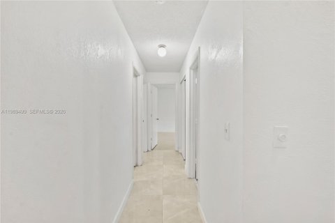 Купить виллу или дом в Корал-Спрингс, Флорида 4 спальни, 227.89м2, № 2058965 - фото 20