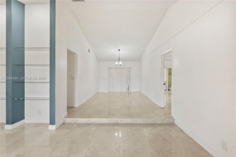 Купить виллу или дом в Корал-Спрингс, Флорида 4 спальни, 227.89м2, № 2058965 - фото 6