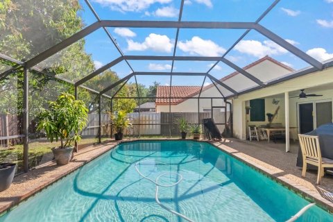 Купить виллу или дом в Корал-Спрингс, Флорида 4 спальни, 227.89м2, № 2058965 - фото 28
