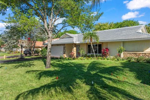 Купить виллу или дом в Корал-Спрингс, Флорида 4 спальни, 227.89м2, № 2058965 - фото 2