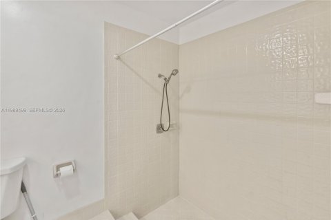 Купить виллу или дом в Корал-Спрингс, Флорида 4 спальни, 227.89м2, № 2058965 - фото 12