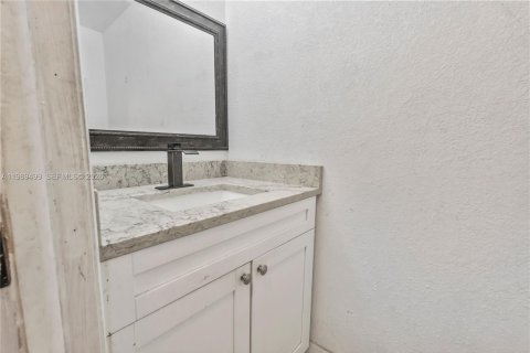 Купить виллу или дом в Корал-Спрингс, Флорида 4 спальни, 227.89м2, № 2058965 - фото 17