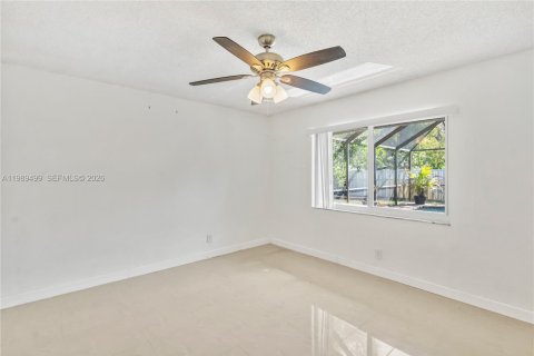 Купить виллу или дом в Корал-Спрингс, Флорида 4 спальни, 227.89м2, № 2058965 - фото 23